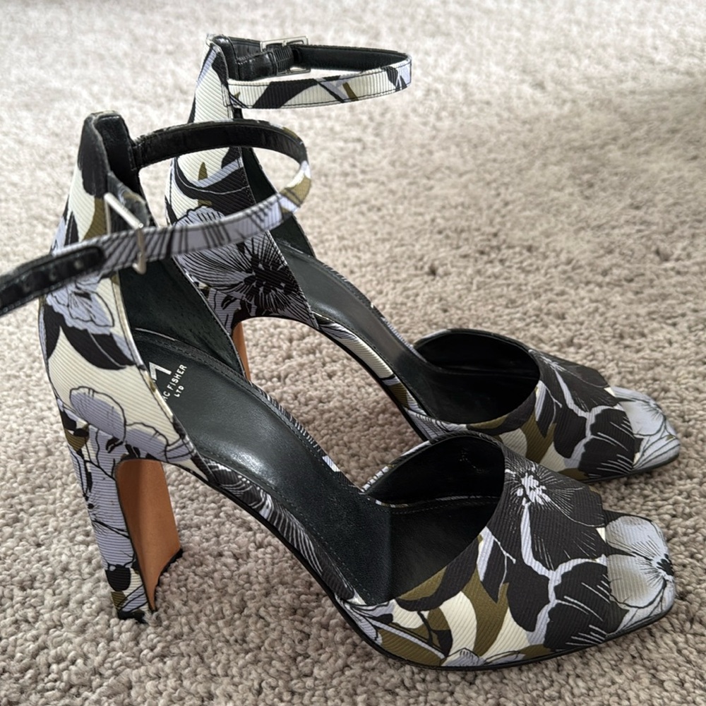 Marc Fisher Floral Heels - 10